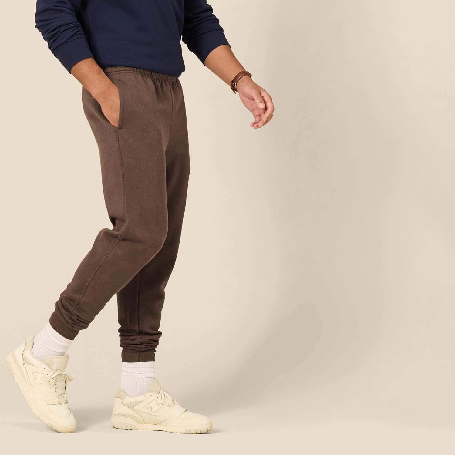 Amazon Essentials Men's Relaxed-Fit Fleece Joggers Sweatpants - Image 3