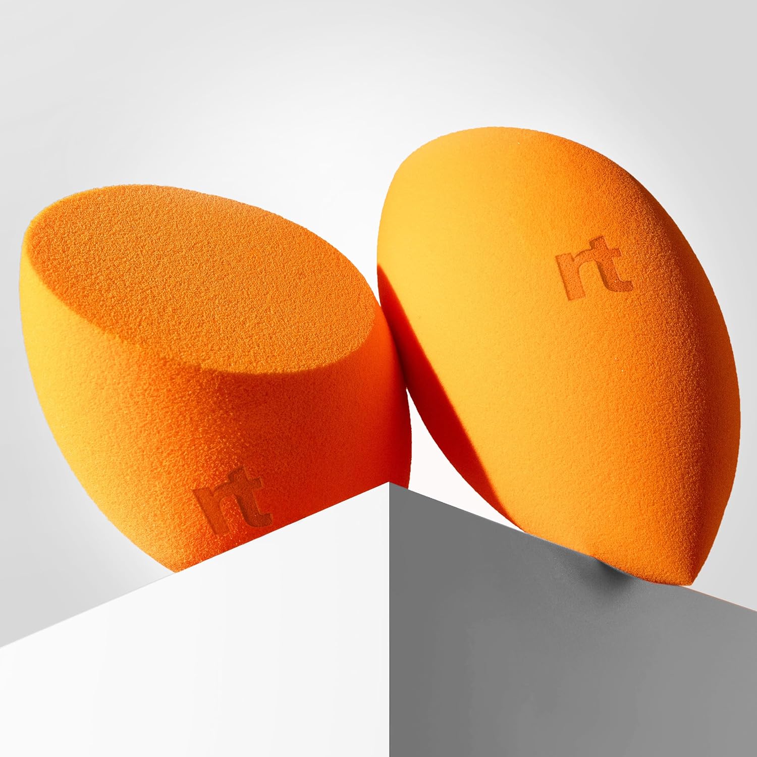 Real Techniques Miracle Complexion Sponge, Beauty Sponge, Makeup Blending & Foundation Application, Streak-Free, Full Coverage Finish, Vegan, Cruelty & Latex-Free, 1 Count - Image 7
