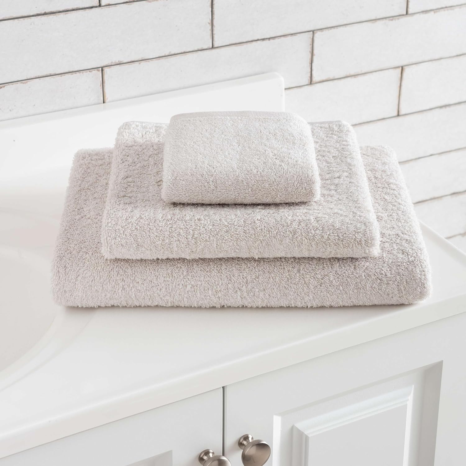 Pine Cone Hill Signature Dove Grey Towel, Washcloth, Grey Solid Pattern
